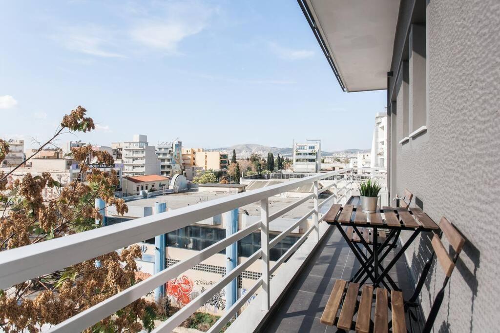 Apartment In Keramikos, Atenas Exterior foto